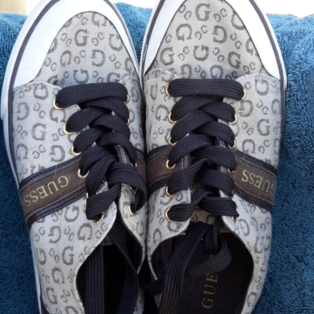 GUESS TENNIS SHOES